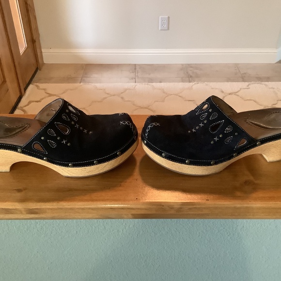 Indigo by Clarks Black Clogs - Picture 3 of 4